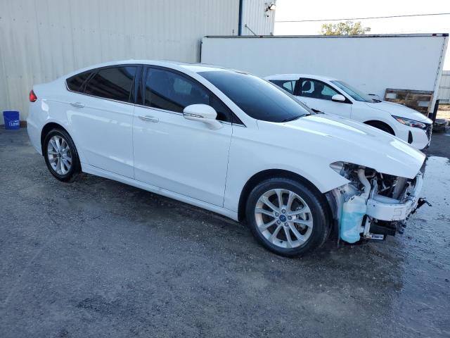 3FA6P0MU2LR253687 - 2020 FORD FUSION SEL WHITE photo 4