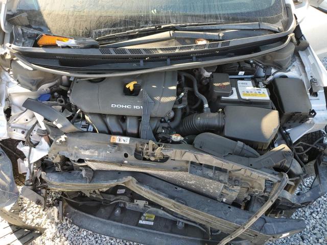 3KPFK4A71JE281032 - 2018 KIA FORTE LX SILVER photo 11