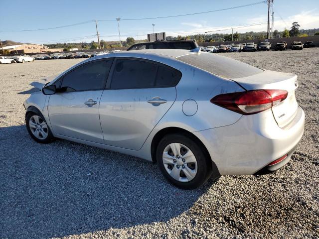 3KPFK4A71JE281032 - 2018 KIA FORTE LX SILVER photo 2