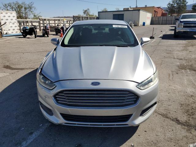 3FA6P0H73FR131316 - 2015 FORD FUSION SE SILVER photo 5