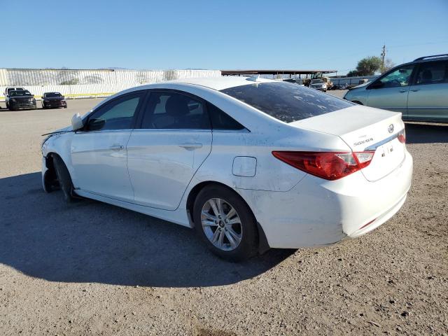 5NPEB4AC0DH733139 - 2013 HYUNDAI SONATA GLS WHITE photo 2