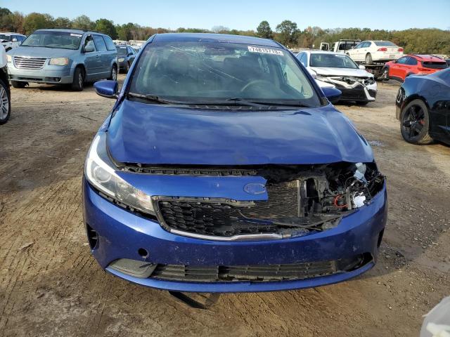 3KPFL4A72HE098861 - 2017 KIA FORTE LX BLUE photo 5