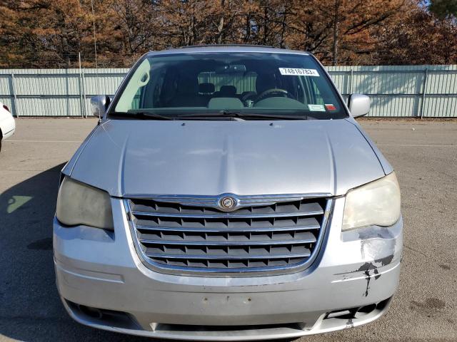 2A8HR54P08R640782 - 2008 CHRYSLER TOWN & COU TOURING SILVER photo 5