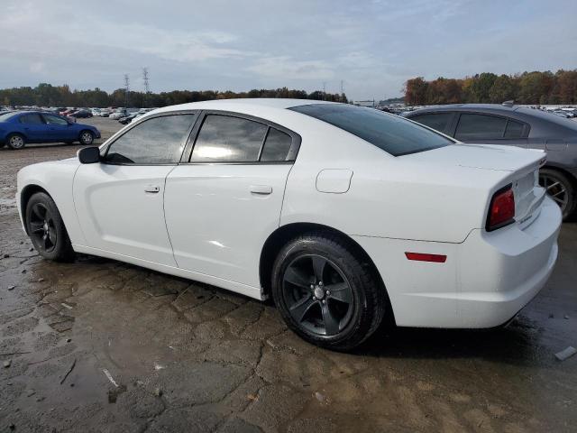 2C3CDXBGXEH267996 - 2014 DODGE CHARGER SE WHITE photo 2