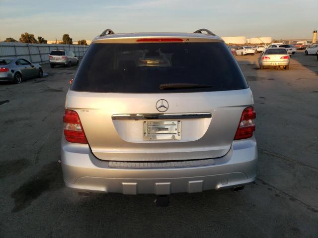 4JGBB72EX8A417423 - 2008 MERCEDES-BENZ ML 550 SILVER photo 6