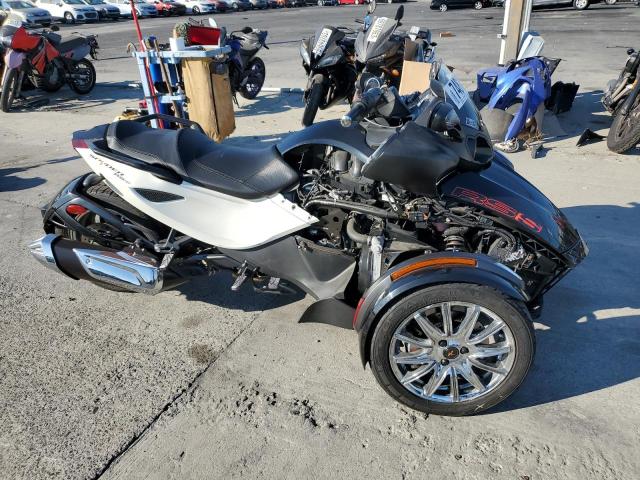 2BXNABC13EV000193 - 2014 CAN-AM SPYDER ROA RS WHITE photo 1