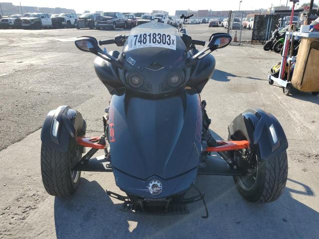 2BXNABC13EV000193 - 2014 CAN-AM SPYDER ROA RS WHITE photo 2