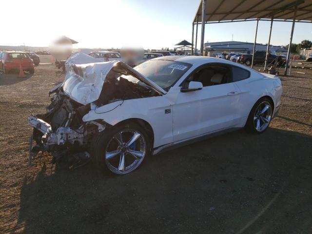 1FA6P8TH9F5372279 - 2015 FORD MUSTANG WHITE photo 1