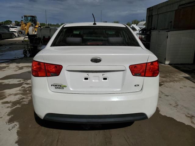 KNAFU4A28B5446115 - 2011 KIA FORTE EX WHITE photo 6