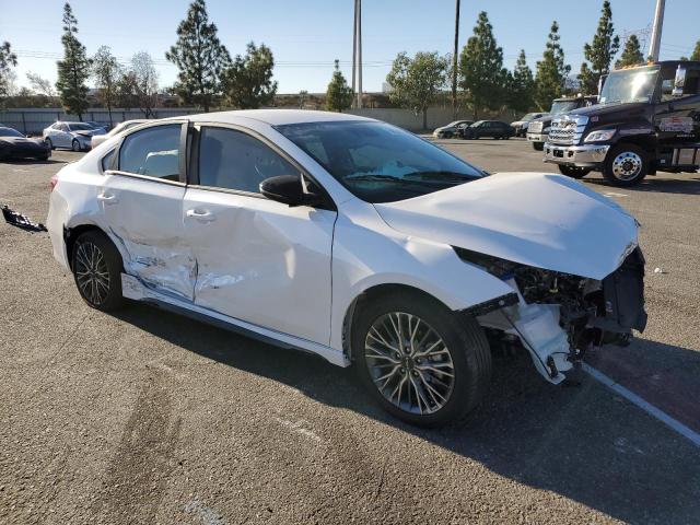 3KPF54AD7PE631897 - 2023 KIA FORTE GT LINE WHITE photo 4