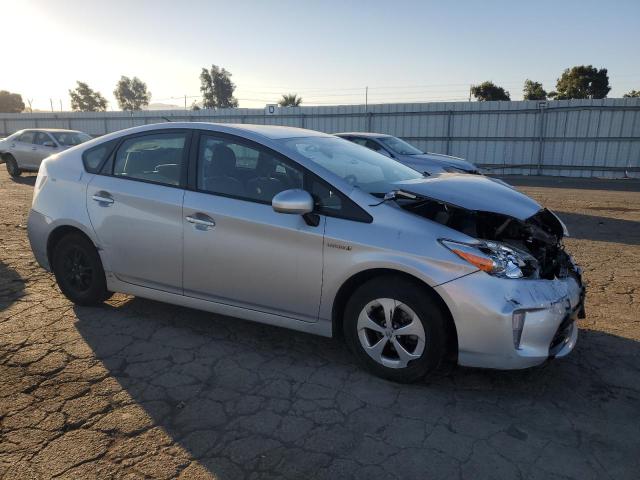 JTDKN3DU9F0470707 - 2015 TOYOTA PRIUS SILVER photo 4