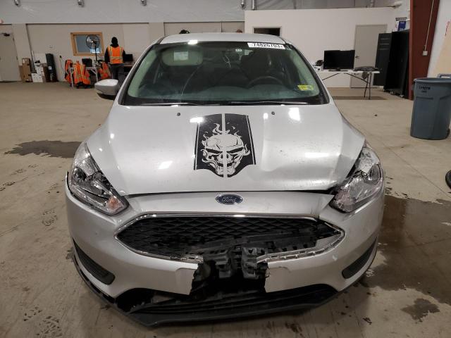 1FADP3K27JL264089 - 2018 FORD FOCUS SE SILVER photo 5