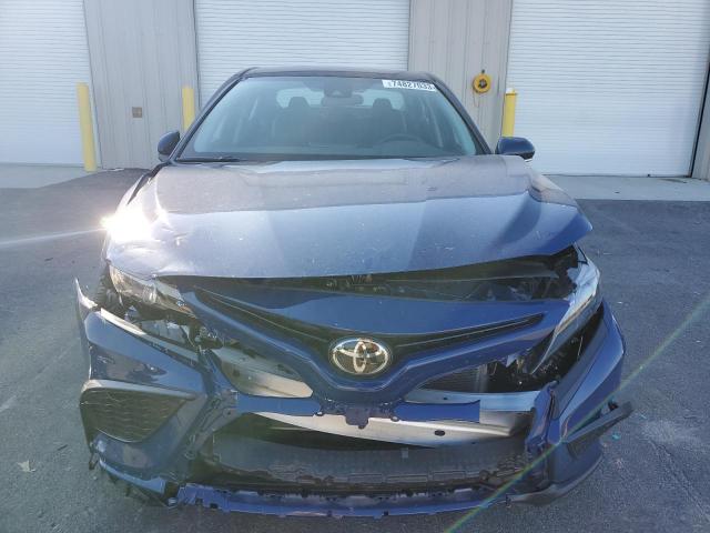 4T1G11AK4PU128659 - 2023 TOYOTA CAMRY SE NIGHT SHADE BLUE photo 5
