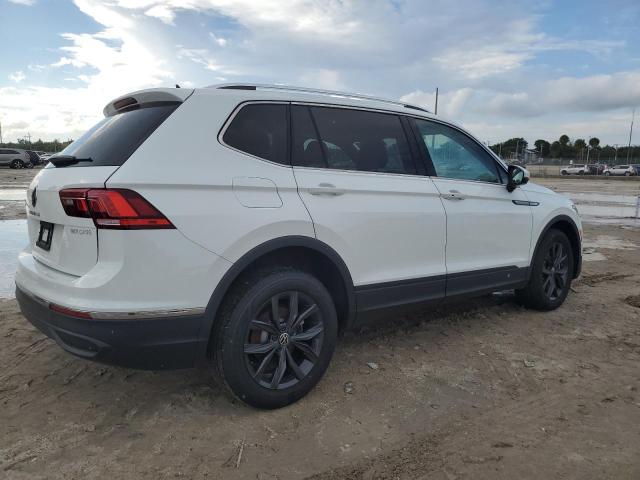 3VV3B7AX2RM064287 - 2024 VOLKSWAGEN TIGUAN SE WHITE photo 3