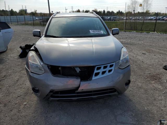 JN8AS5MV4DW132641 - 2013 NISSAN ROGUE S SILVER photo 5