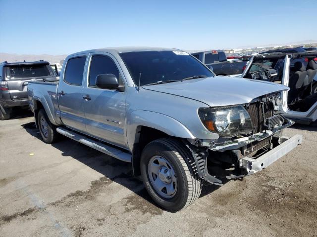 5TEKU72N07Z447033 - 2007 TOYOTA TACOMA DOUBLE CAB PRERUNNER LONG BED SILVER photo 4