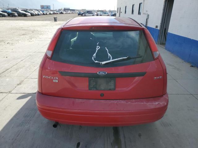 3FAFP37N65R105082 - 2005 FORD FOCUS ZX5 RED photo 6