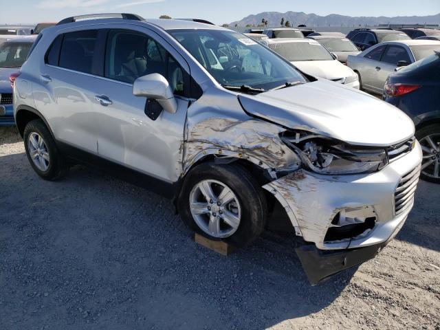 KL7CJLSB0LB011340 - 2020 CHEVROLET TRAX 1LT SILVER photo 4