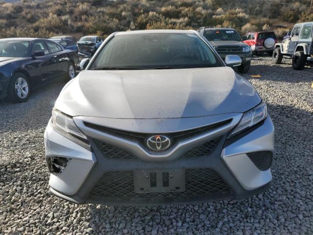 4T1B11HK6KU799338 - 2019 TOYOTA CAMRY L SILVER photo 5