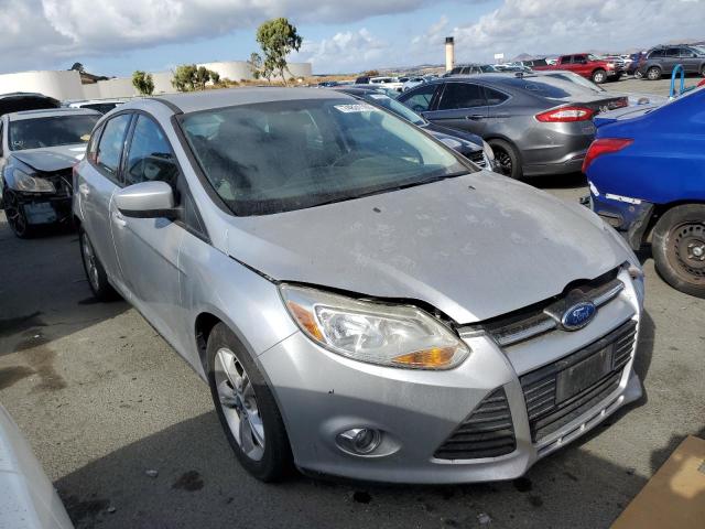 1FAHP3K27CL392398 - 2012 FORD FOCUS SE SILVER photo 4