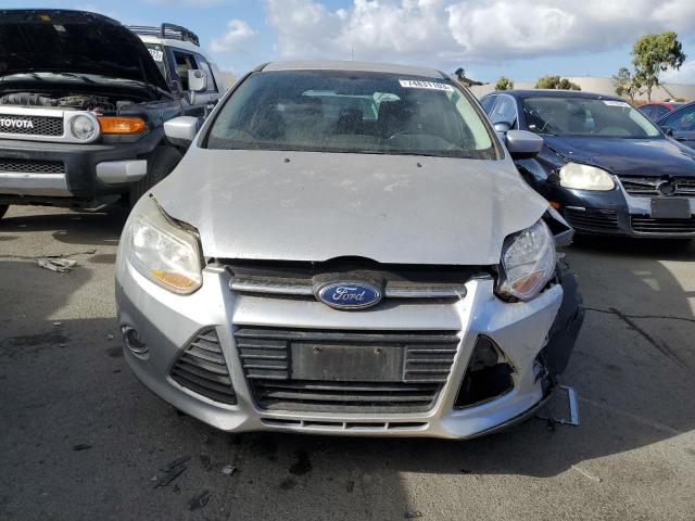 1FAHP3K27CL392398 - 2012 FORD FOCUS SE SILVER photo 5