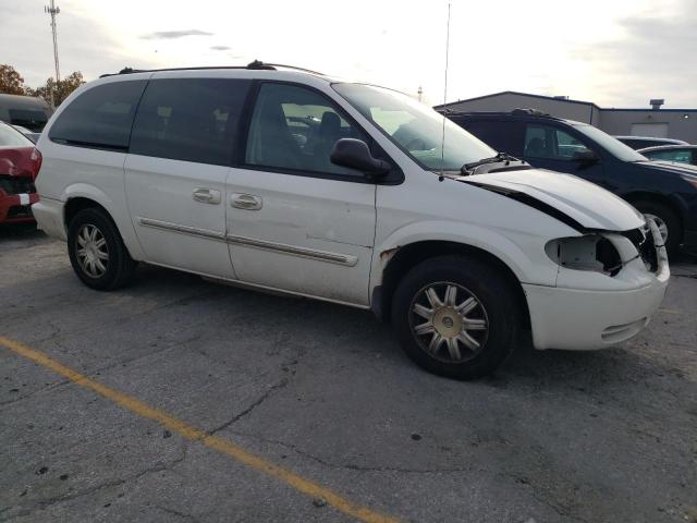 2C4GP54L35R344219 - 2005 CHRYSLER TOWN & COU TOURING WHITE photo 4