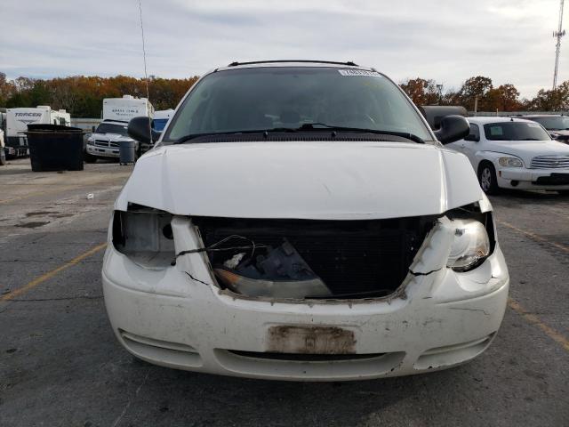 2C4GP54L35R344219 - 2005 CHRYSLER TOWN & COU TOURING WHITE photo 5