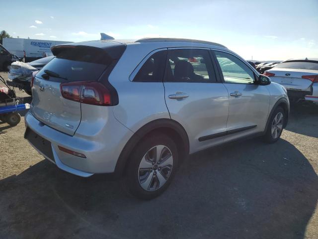 KNDCB3LC4K5262897 - 2019 KIA NIRO FE SILVER photo 3