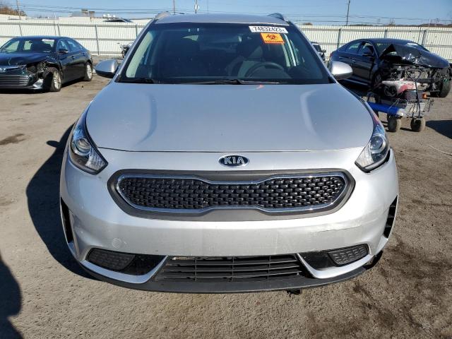 KNDCB3LC4K5262897 - 2019 KIA NIRO FE SILVER photo 5