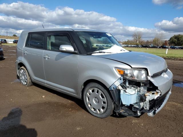 JTLZE4FE4FJ081000 - 2015 TOYOTA SCION XB SILVER photo 4