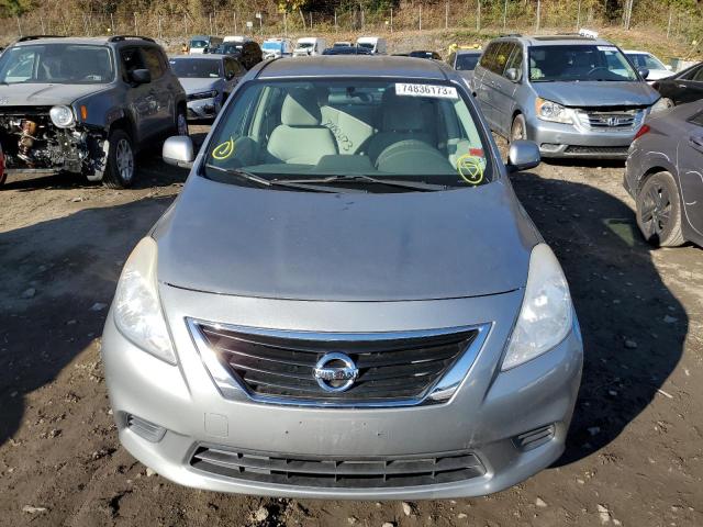 3N1CN7AP2DL844488 - 2013 NISSAN VERSA S GRAY photo 5