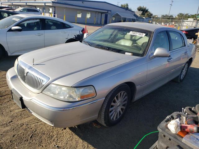1LNHM81W94Y647637 - 2000 LINCOLN TOWN CAR EXECUTIVE SILVER photo 1