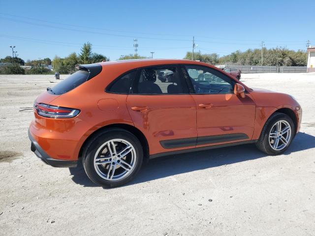 WP1AA2A57NLB06280 - 2022 PORSCHE MACAN ORANGE photo 3