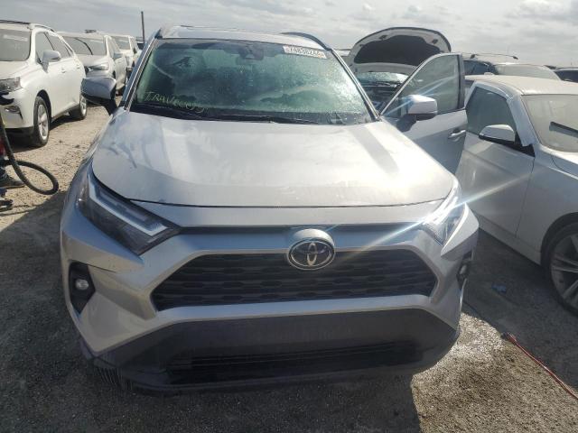 2T3C1RFV2RC252957 - 2024 TOYOTA RAV4 XLE PREMIUM SILVER photo 5