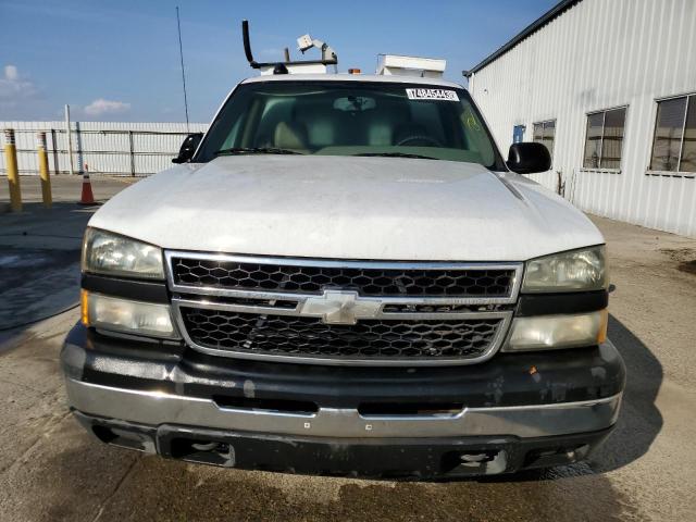 1GCEC14X07Z146348 - 2007 CHEVROLET SILVERADO C1500 CLASSIC WHITE photo 5