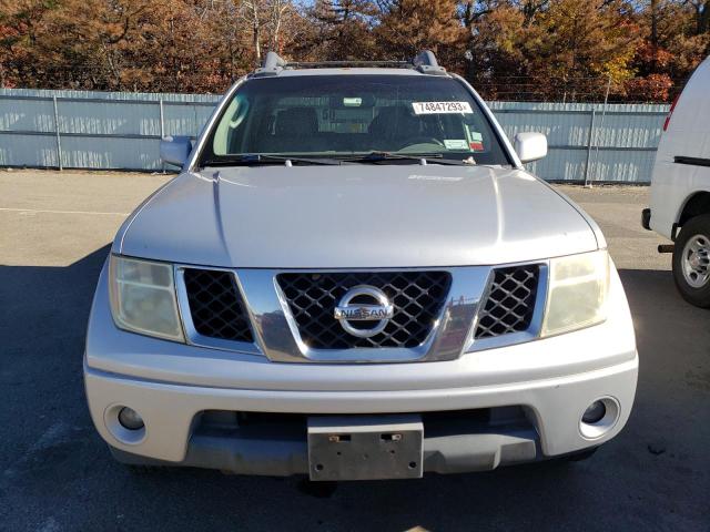 1N6AD07W17C446778 - 2007 NISSAN FRONTIER CREW CAB LE GRAY photo 5