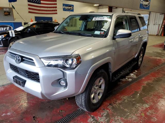 JTEMU5JR8P6142129 - 2023 TOYOTA 4RUNNER SE GRAY photo 1