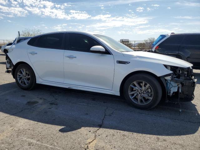 5XXGT4L3XKG354452 - 2019 KIA OPTIMA LX WHITE photo 4