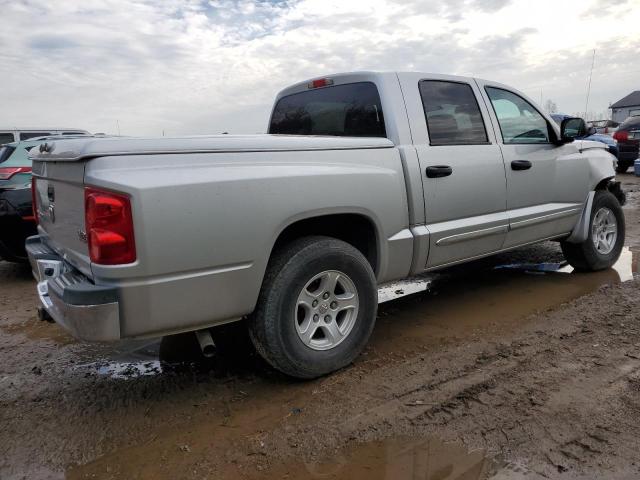 1D7HW58N16S509144 - 2006 DODGE DAKOTA QUAD LARAMIE SILVER photo 3