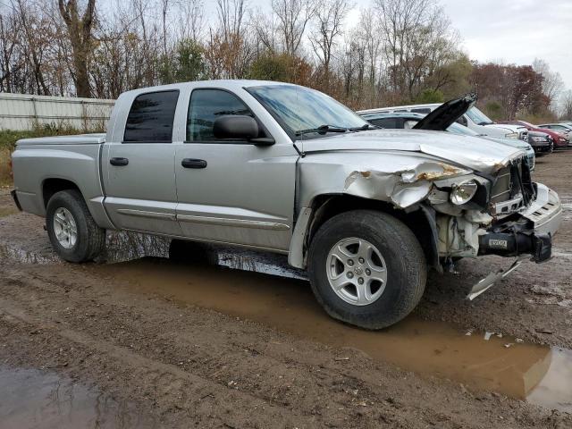 1D7HW58N16S509144 - 2006 DODGE DAKOTA QUAD LARAMIE SILVER photo 4