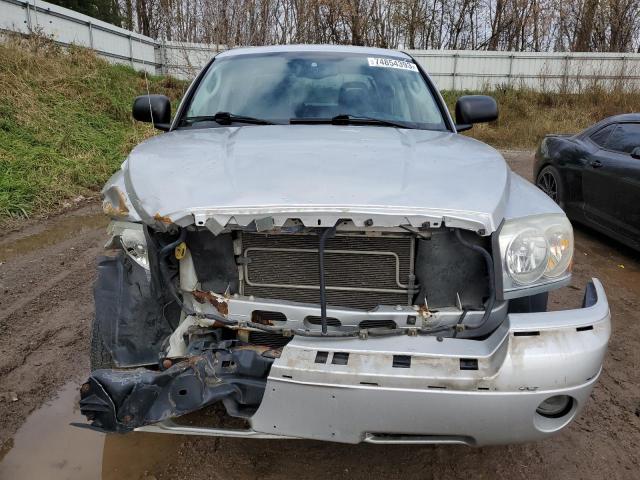 1D7HW58N16S509144 - 2006 DODGE DAKOTA QUAD LARAMIE SILVER photo 5