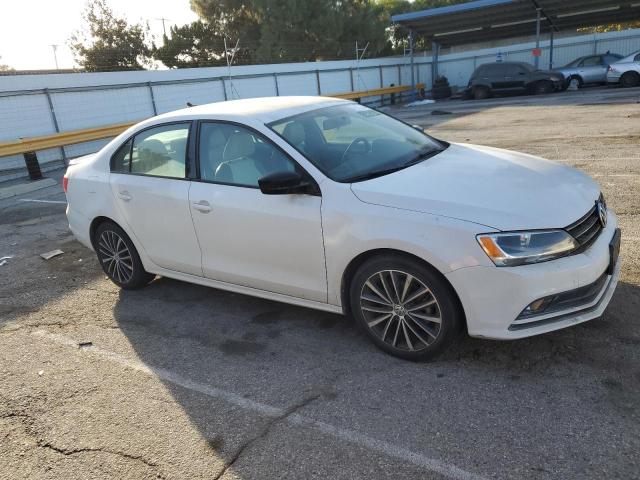 3VWD17AJ4GM263319 - 2016 VOLKSWAGEN JETTA SPORT WHITE photo 4