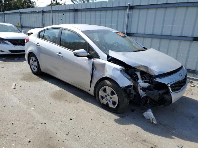 3KPFK4A76HE016116 - 2017 KIA FORTE LX SILVER photo 4