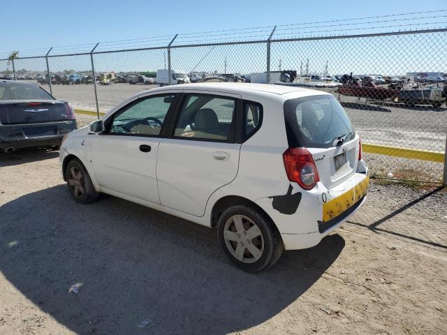 KL1TD66E19B673007 - 2009 CHEVROLET AVEO LS WHITE photo 2