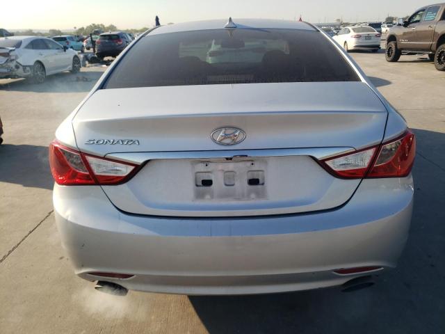 5NPEC4AC6DH525764 - 2013 HYUNDAI SONATA SE SILVER photo 6