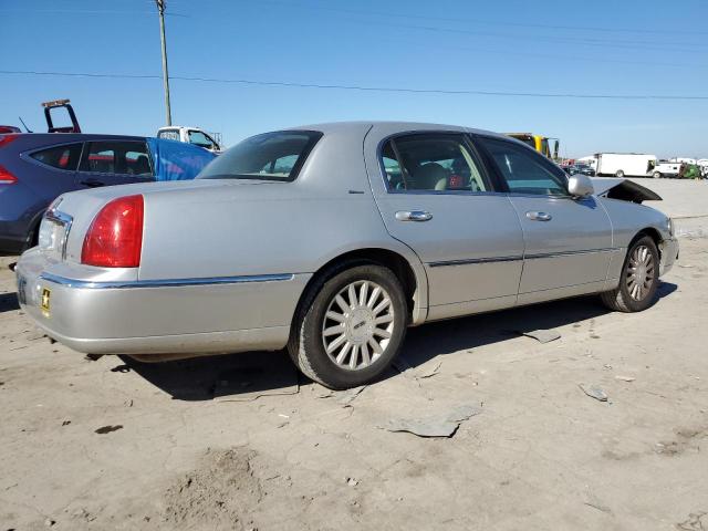 1LNHM83WX4Y654139 - 2004 LINCOLN TOWN CAR ULTIMATE SILVER photo 3