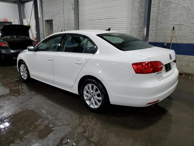 3VWDP7AJ9DM359036 - 2013 VOLKSWAGEN JETTA SE WHITE photo 2