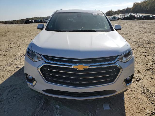 1GNERKKW3KJ258882 - 2019 CHEVROLET TRAVERSE PREMIER WHITE photo 5