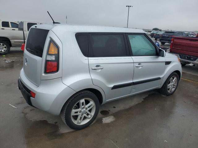 KNDJT2A25B7273971 - 2011 KIA SOUL + SILVER photo 3