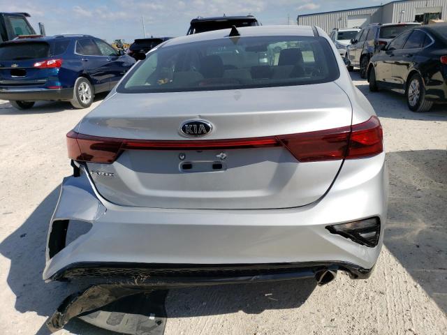 3KPF24AD0ME350965 - 2021 KIA FORTE FE SILVER photo 6